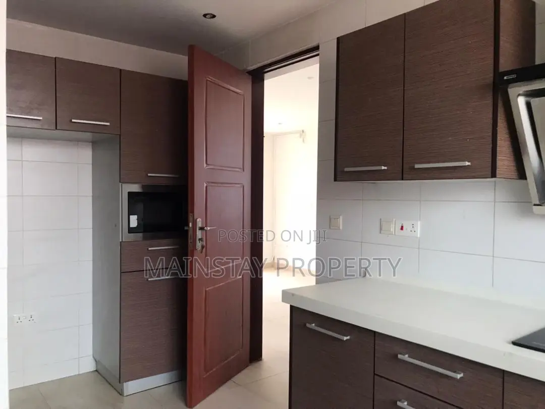 4bdrm Townhouse / Terrace in Mainstay Estates, Teshie for rent
