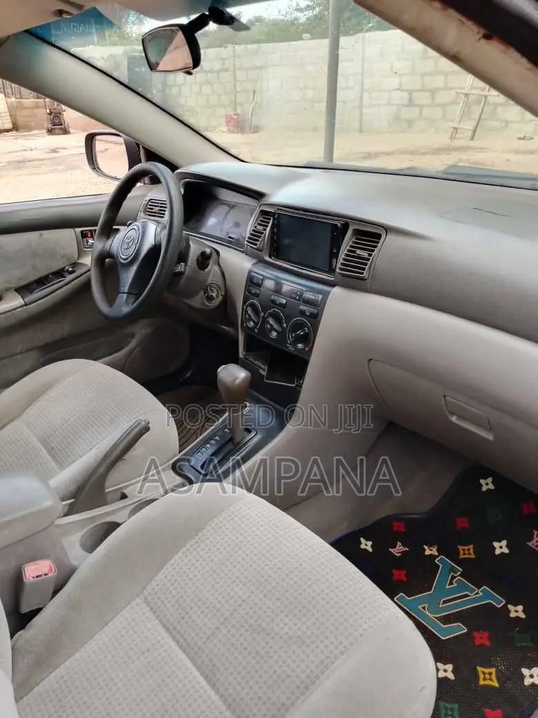 Toyota Corolla Sedan 2005 Silver