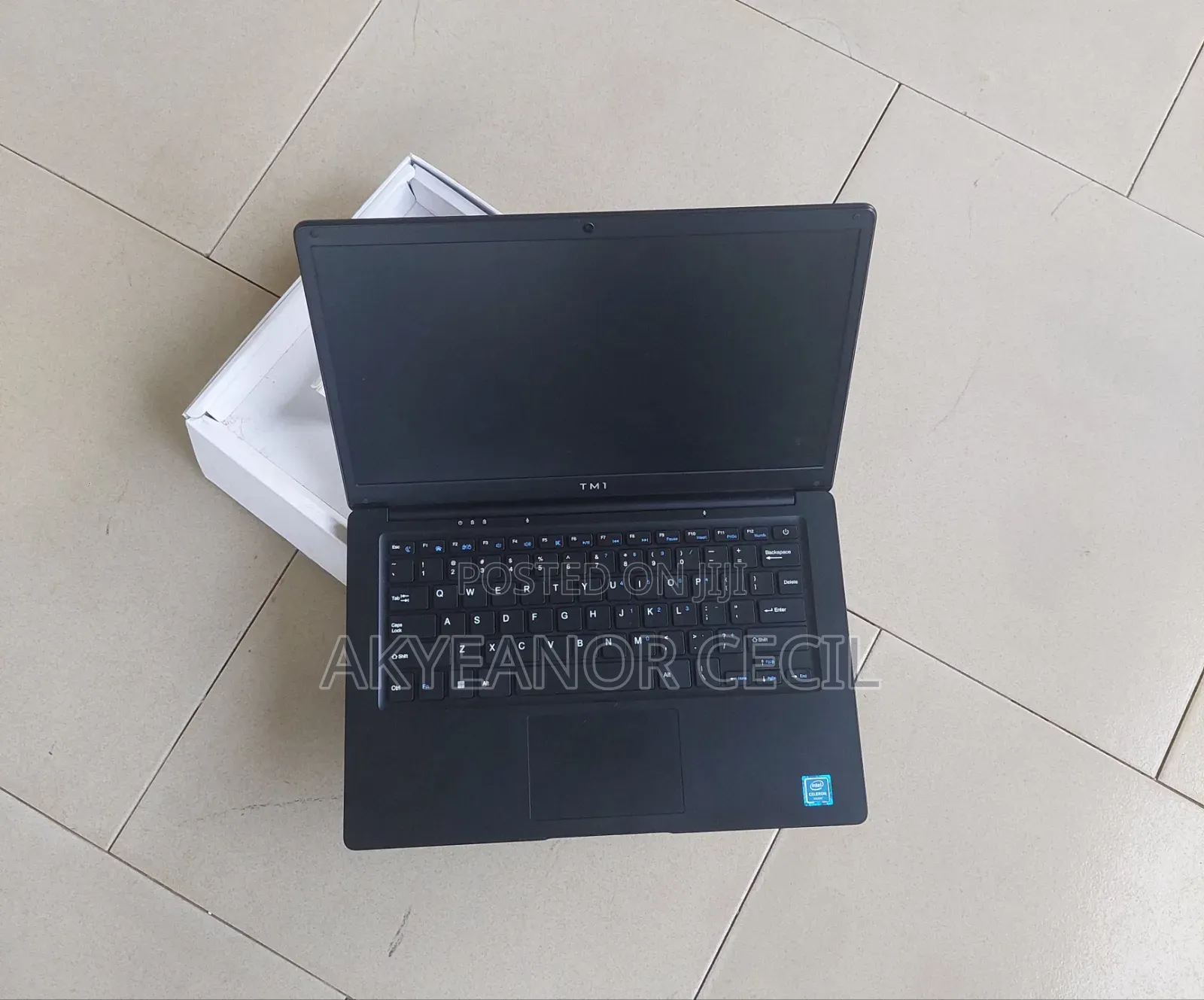 Laptop 4GB Intel SSD 256GB