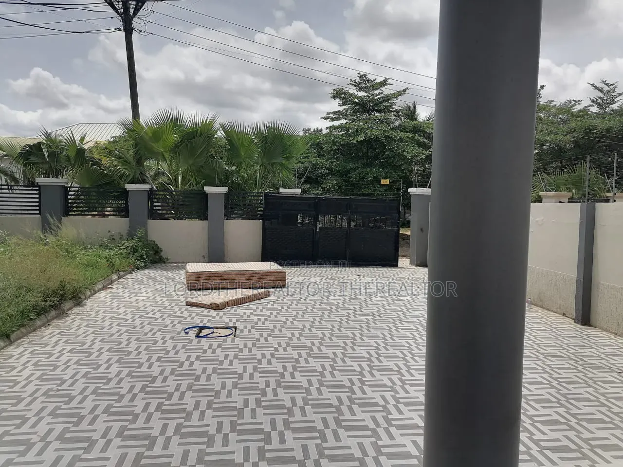 4bdrm Duplex in Pokuase for rent