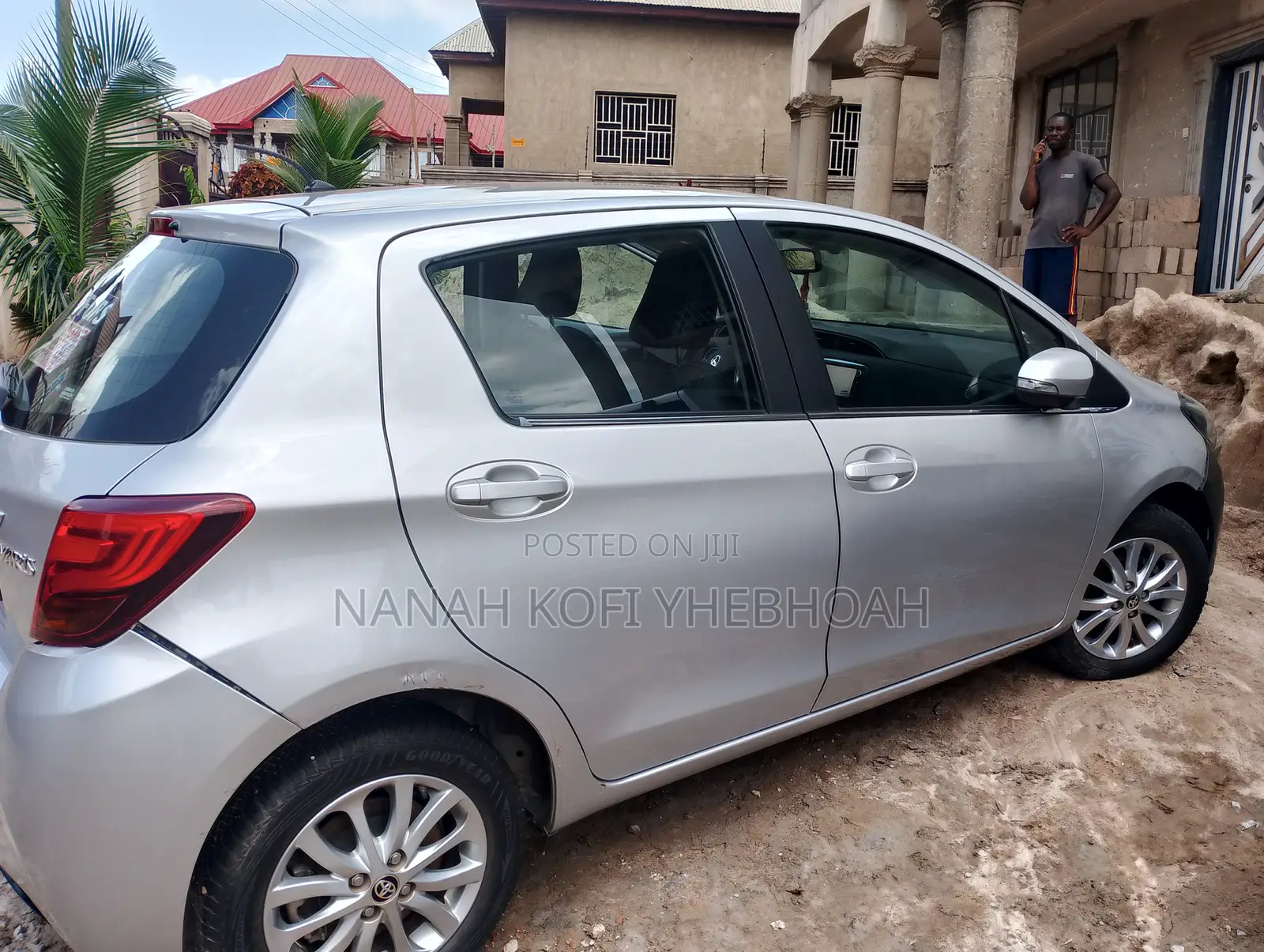 Toyota Yaris L Hatchback 5dr 2017 Silver