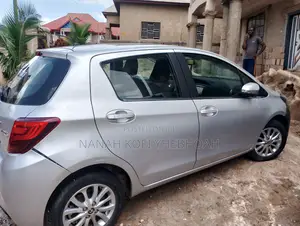 Toyota Yaris L Hatchback 5dr 2017 Silver