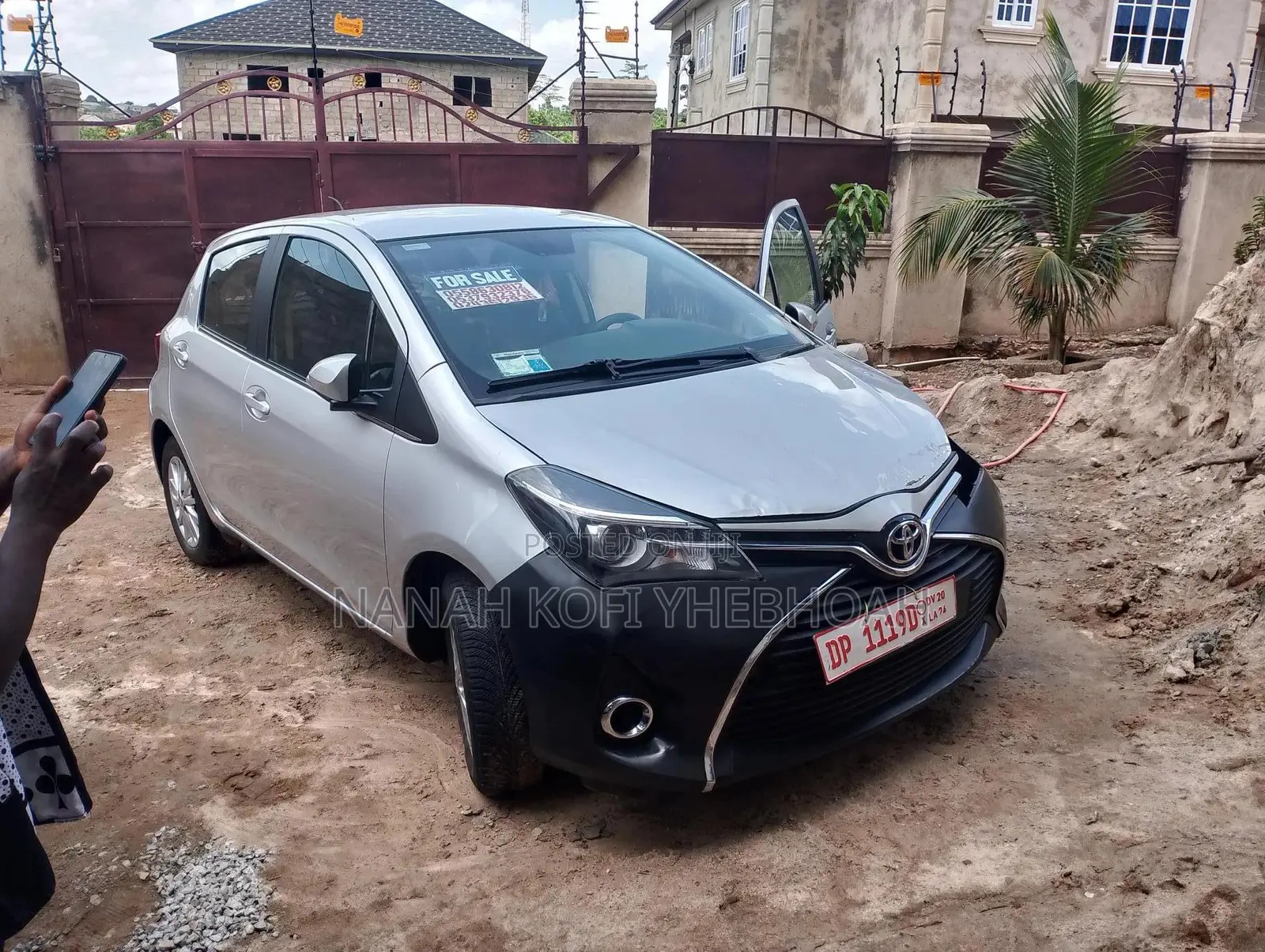 Toyota Yaris L Hatchback 5dr 2017 Silver