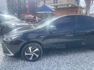 Toyota Corolla XSE (1.8L 4cyl 2A) 2019 Black