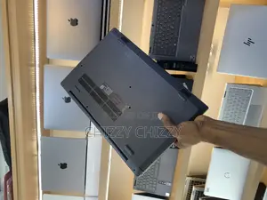 Laptop Lenovo 4GB Intel Core i3 HDD 1T