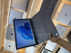 Laptop Lenovo 4GB Intel Core i3 HDD 1T