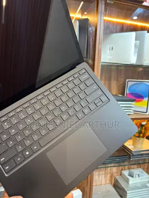 New Laptop Microsoft Surface Laptop 3 8GB Intel Core i5 SSD 256GB