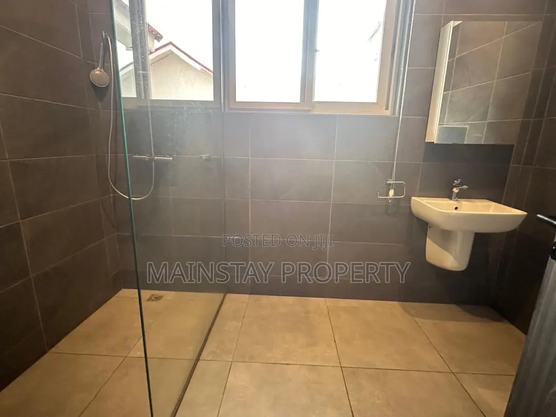 Furnished 3bdrm Townhouse / Terrace in Mainstay Estates, Cantonments