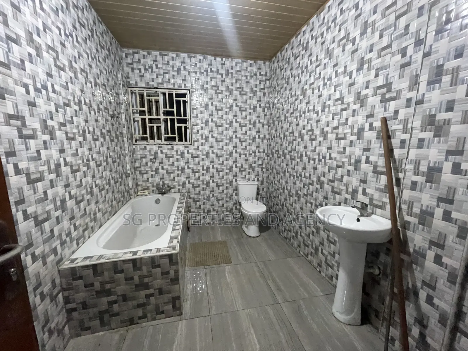 1bdrm Apartment in Batsonaa Total for rent