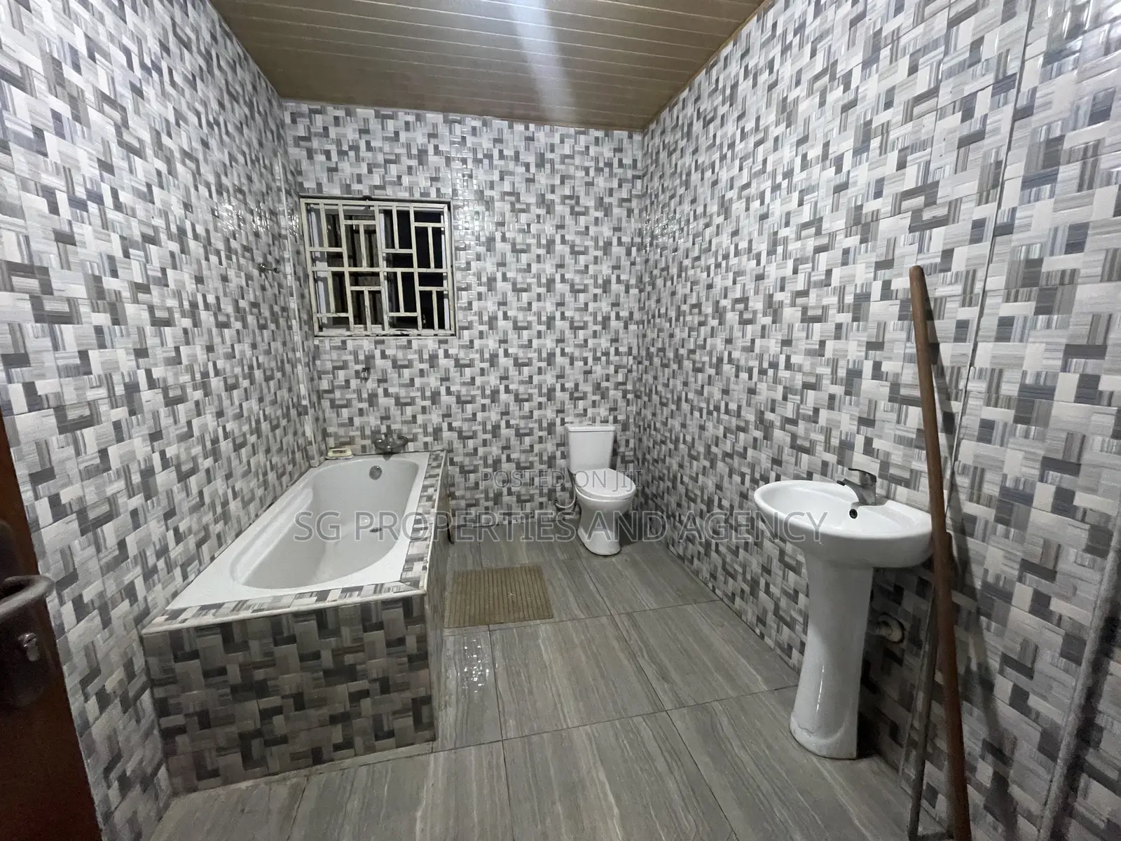 1bdrm Apartment in Batsonaa Total for rent