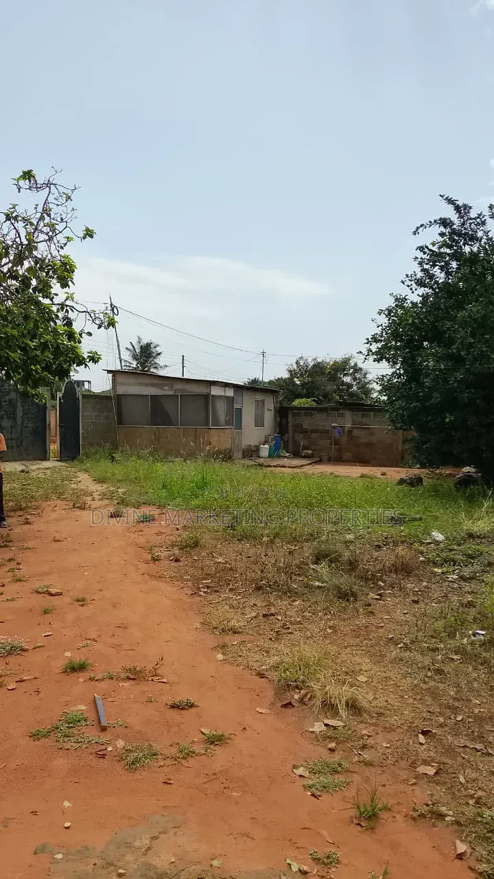 2 Plots at Sowutuom Accra
