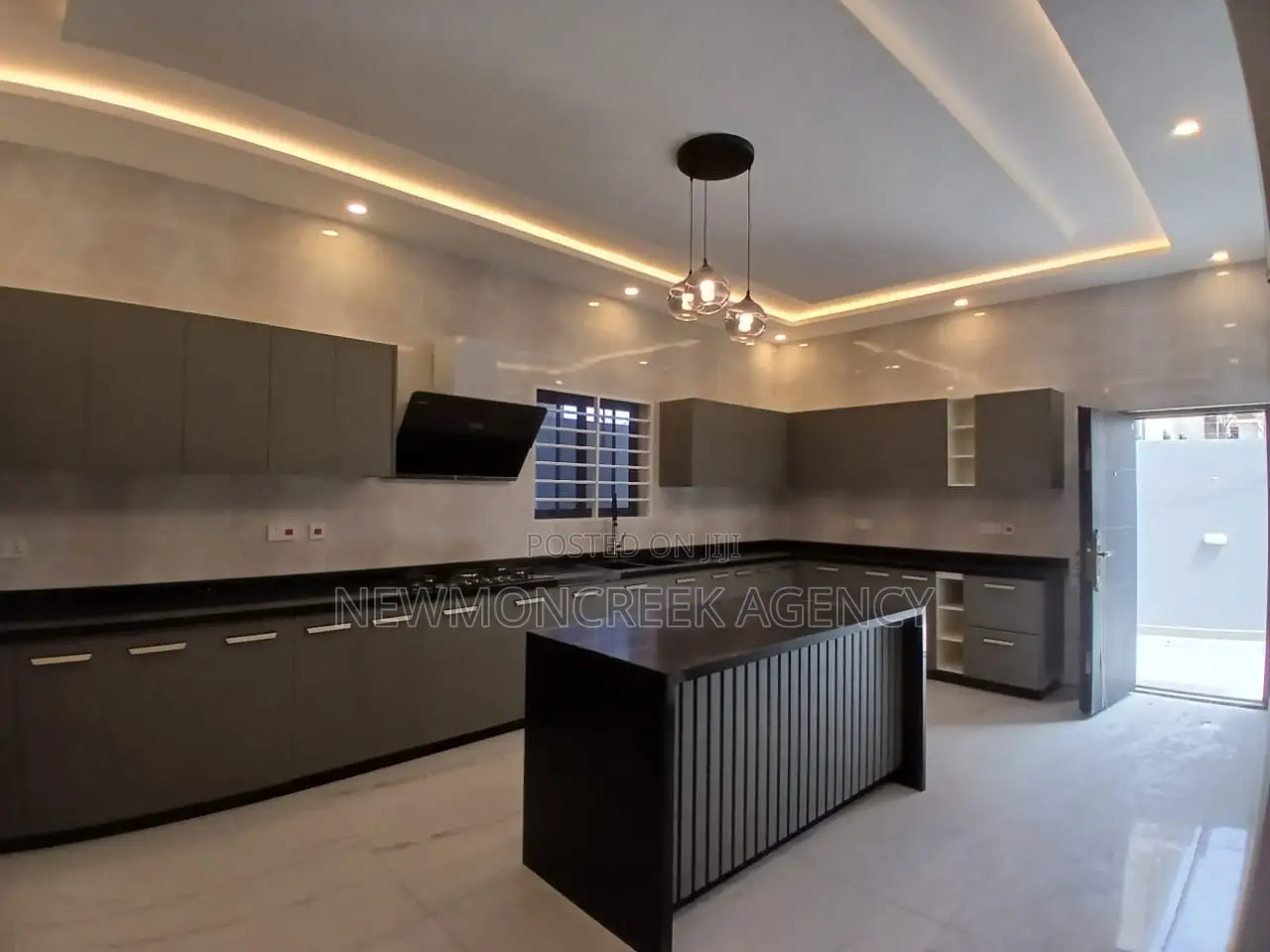 4bdrm Duplex in East Legon Hills, Accra Metropolitan for sale