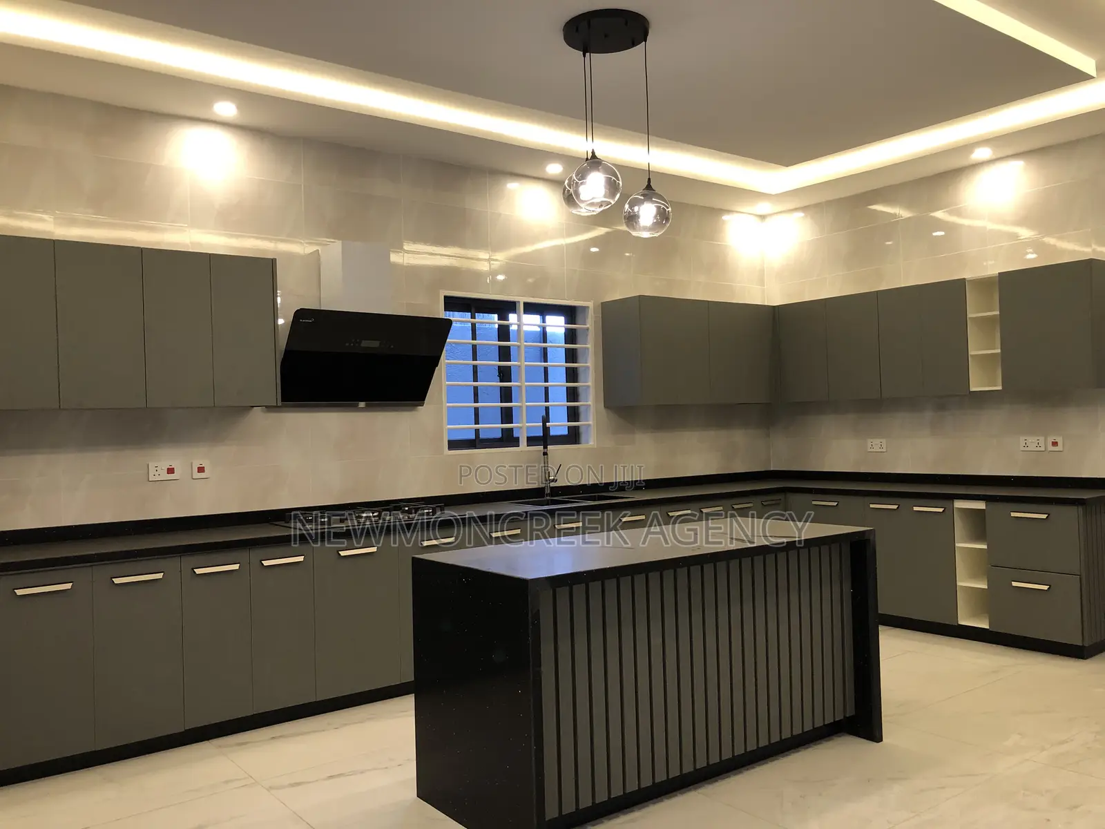 4bdrm Duplex in East Legon Hills, Accra Metropolitan for sale