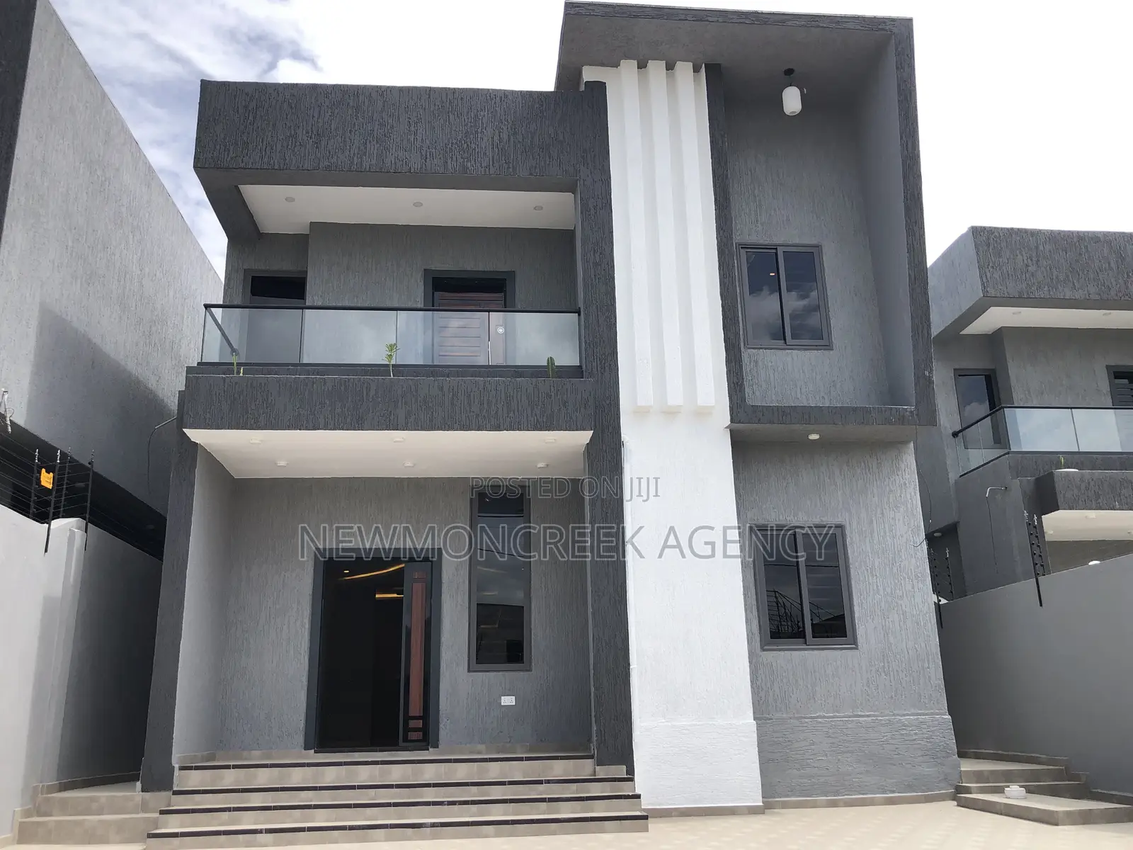 4bdrm Duplex in East Legon Hills, Accra Metropolitan for sale