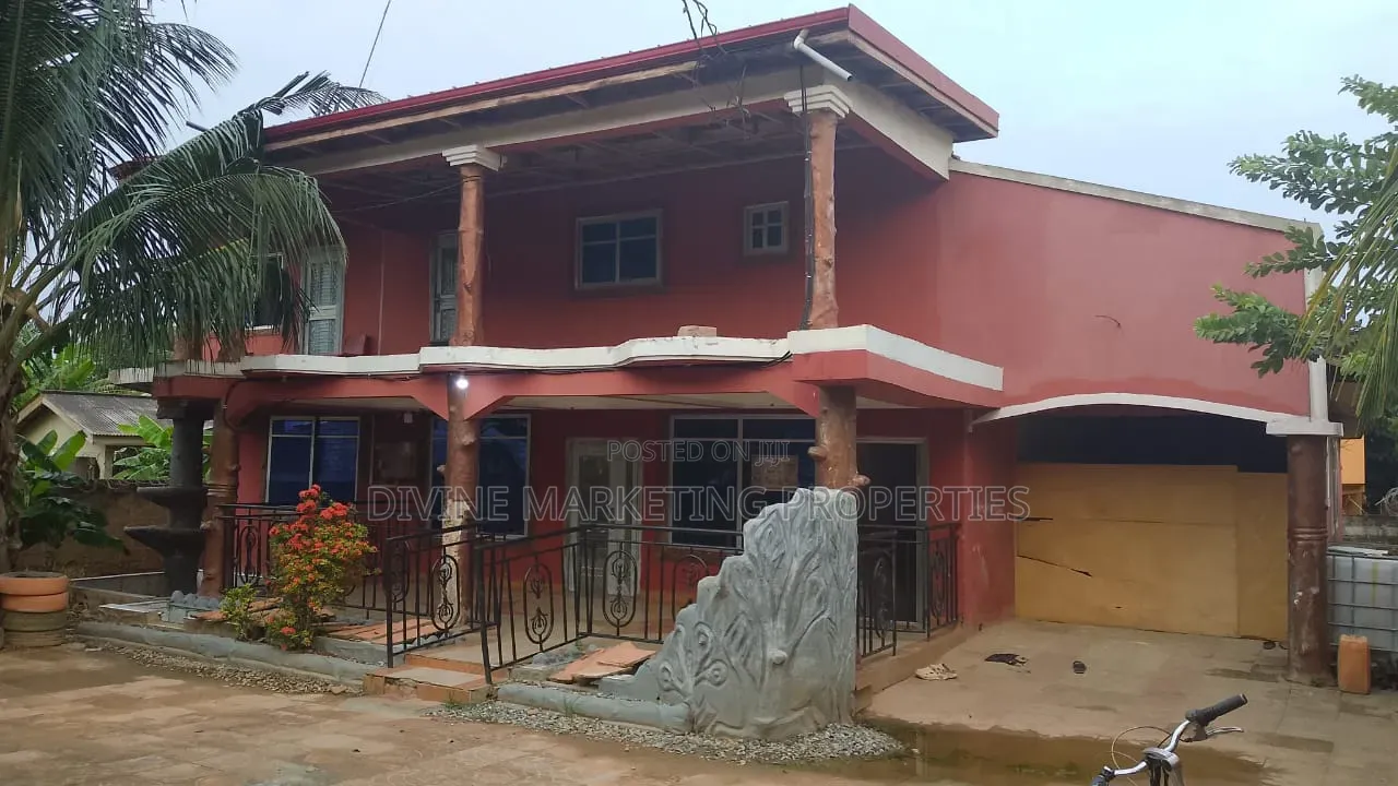 5bdrm House in Awoshie Anyaa, Last Stop for sale