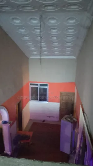 5bdrm House in Awoshie Anyaa, Last Stop for sale