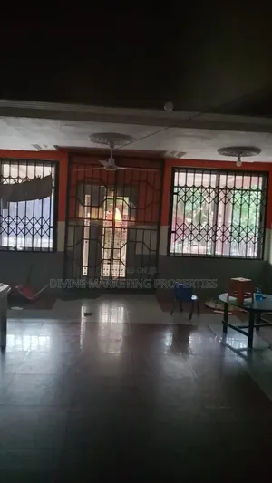 5bdrm House in Awoshie Anyaa, Last Stop for sale
