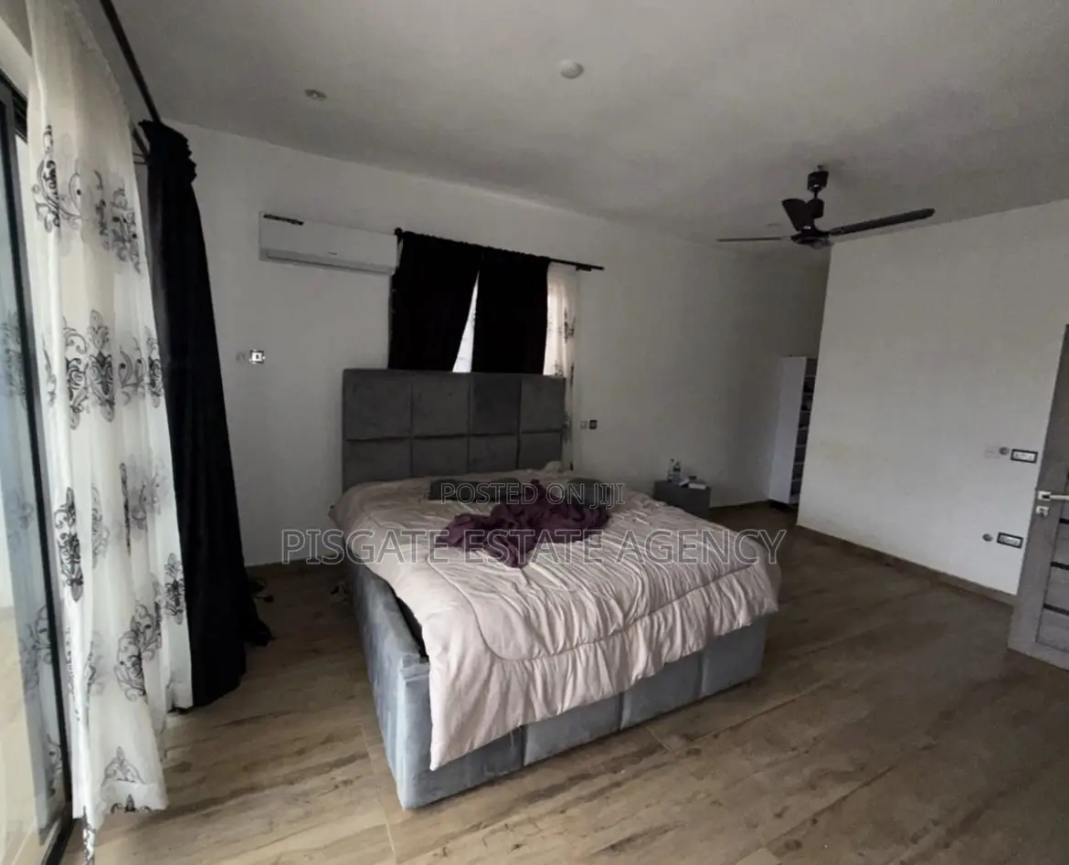 3bdrm Duplex in Ashomang Estate for sale