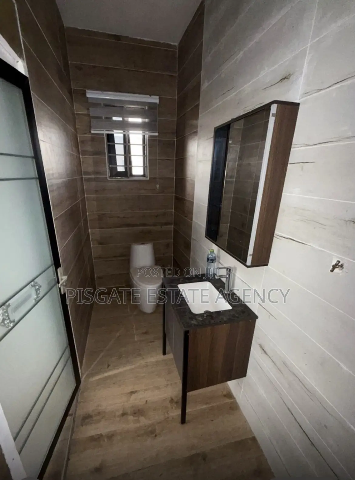 3bdrm Duplex in Ashomang Estate for sale