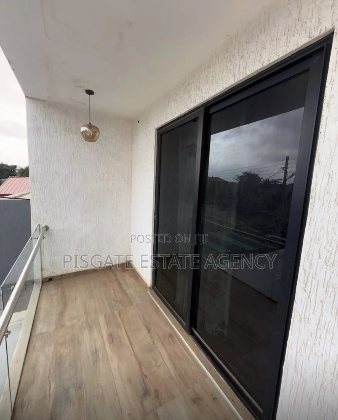 3bdrm Duplex in Ashomang Estate for sale