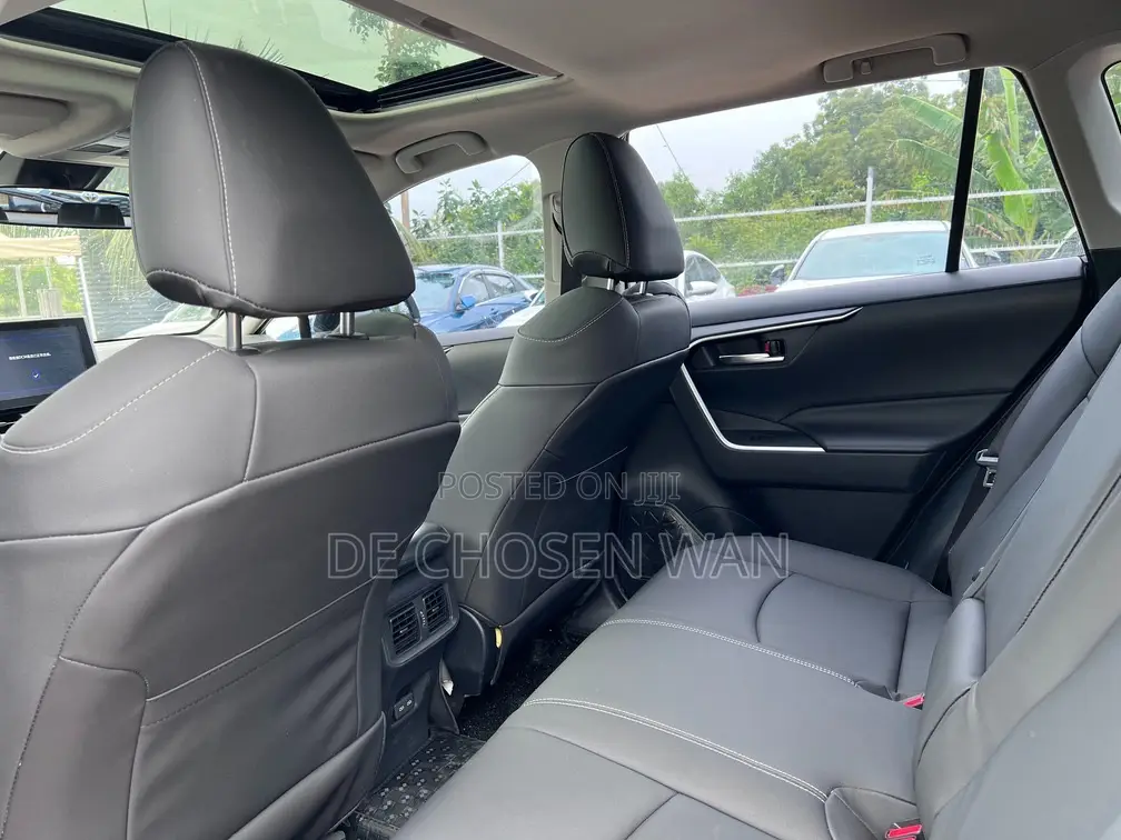 Toyota RAV4 Adventure 2021 White