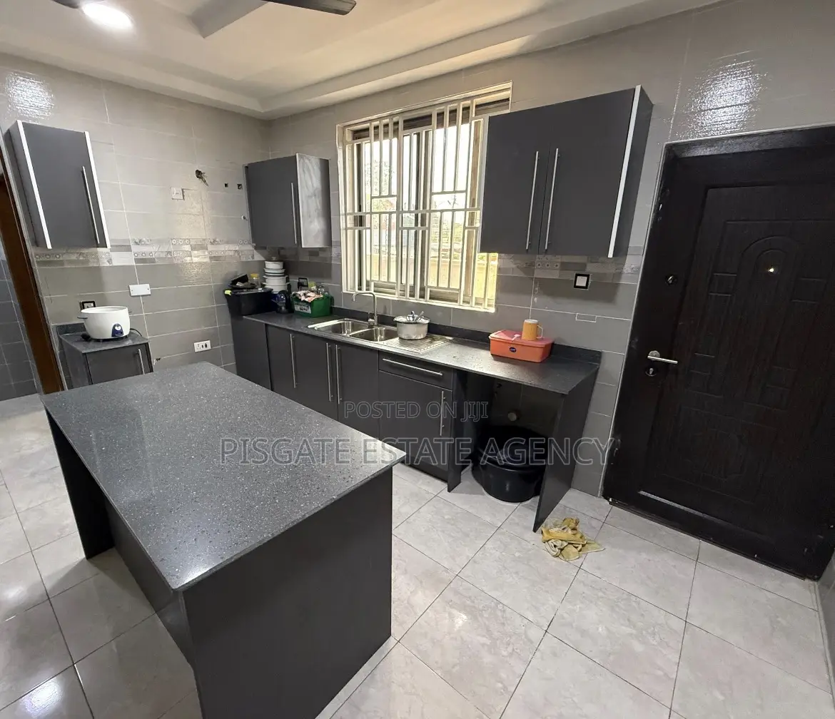 3bdrm Apartment in Awoshie for rent