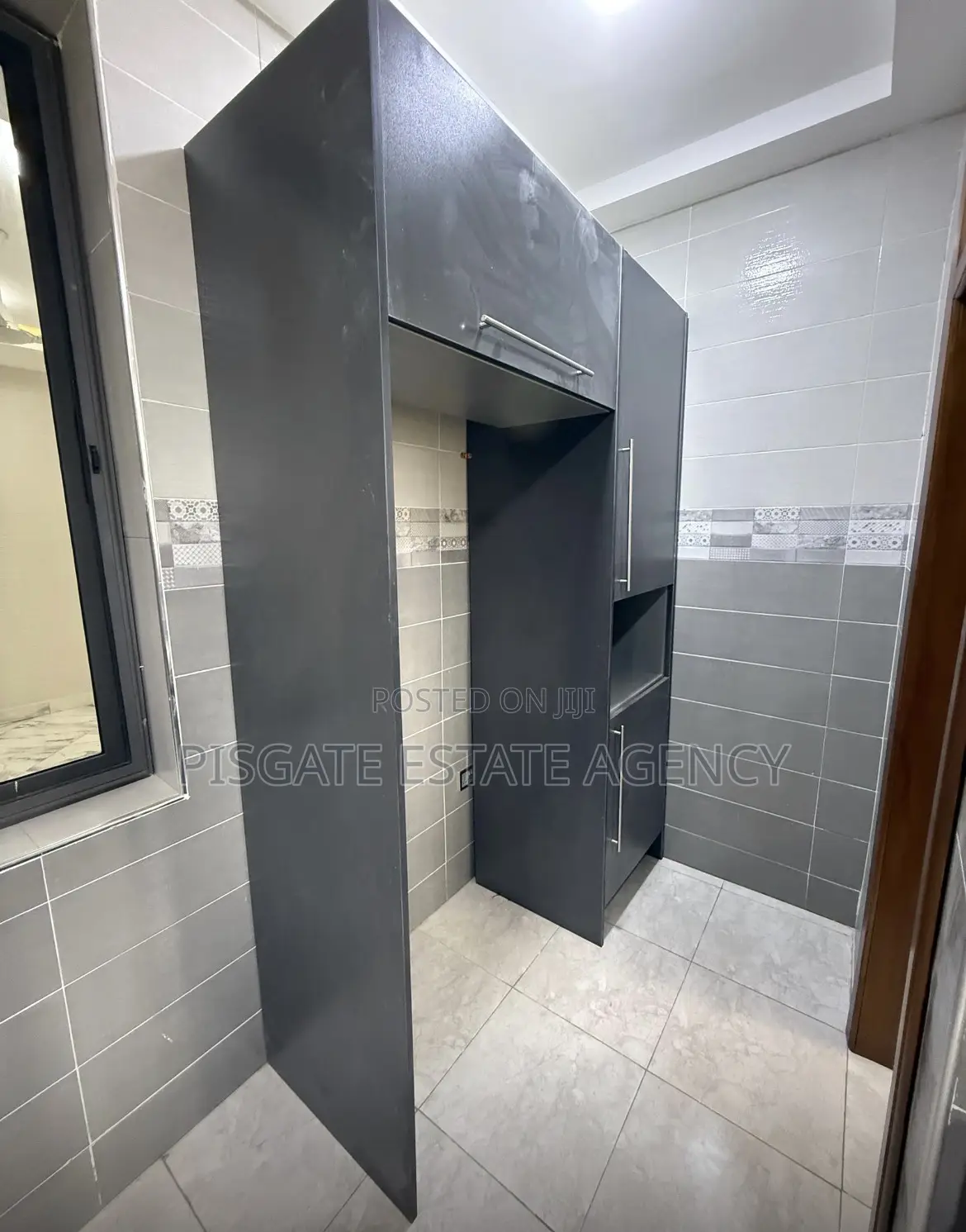 3bdrm Apartment in Awoshie for rent