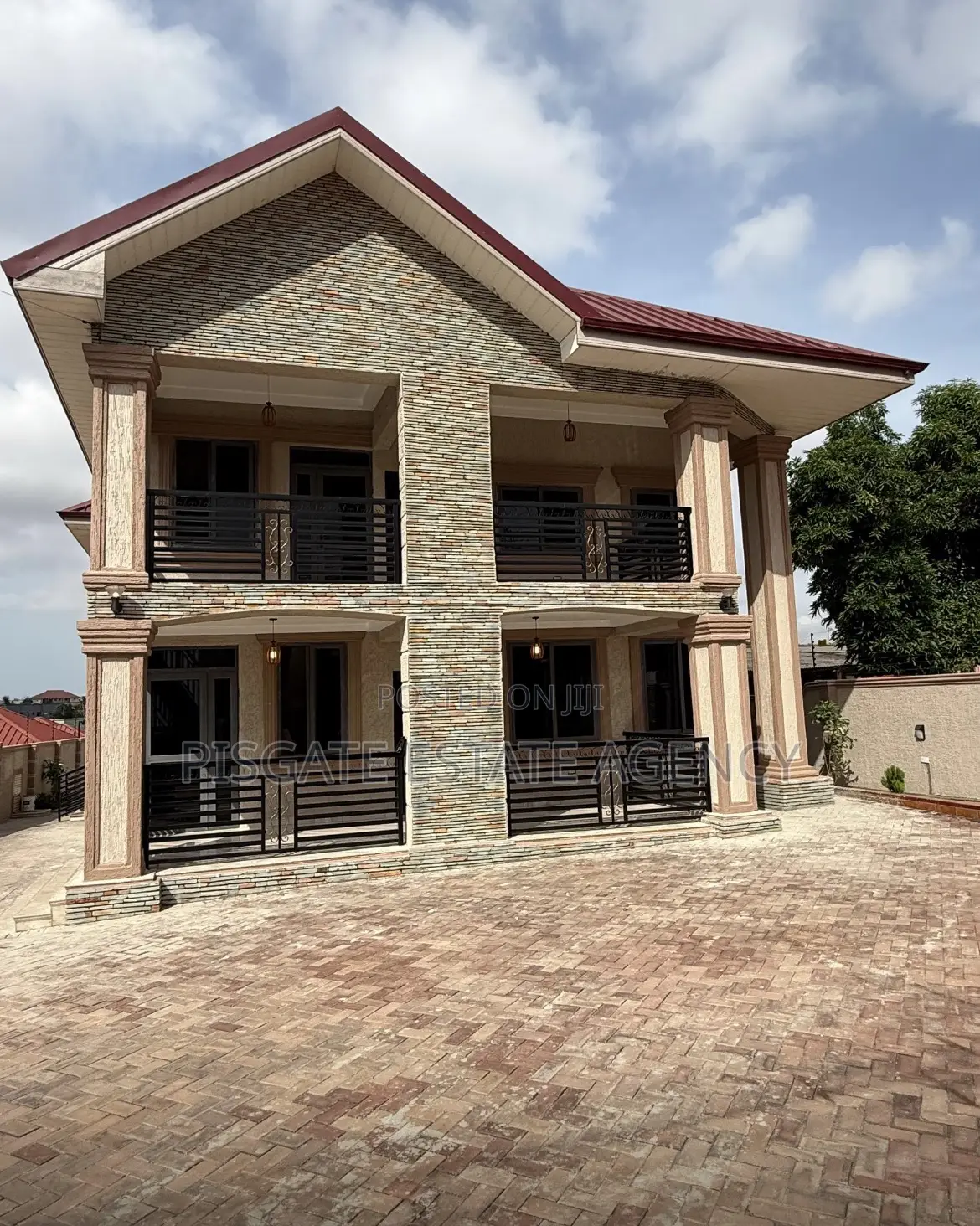 3bdrm Apartment in Awoshie for rent