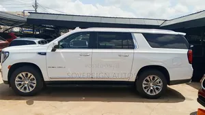 GMC Yukon Denali 4WD 2023 White