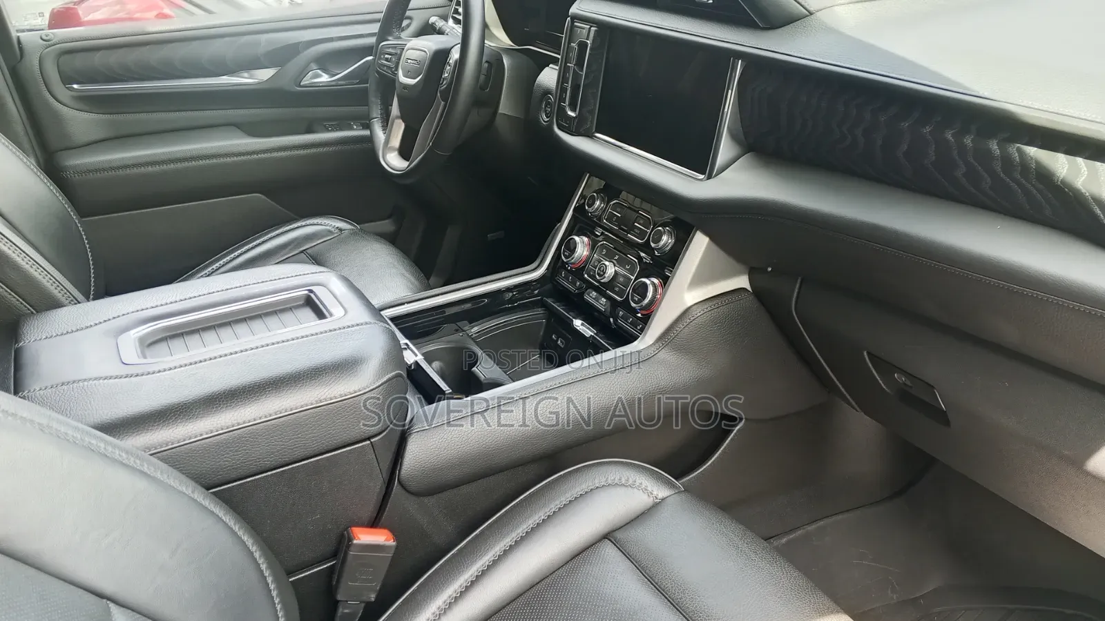 GMC Yukon Denali 4WD 2023 White
