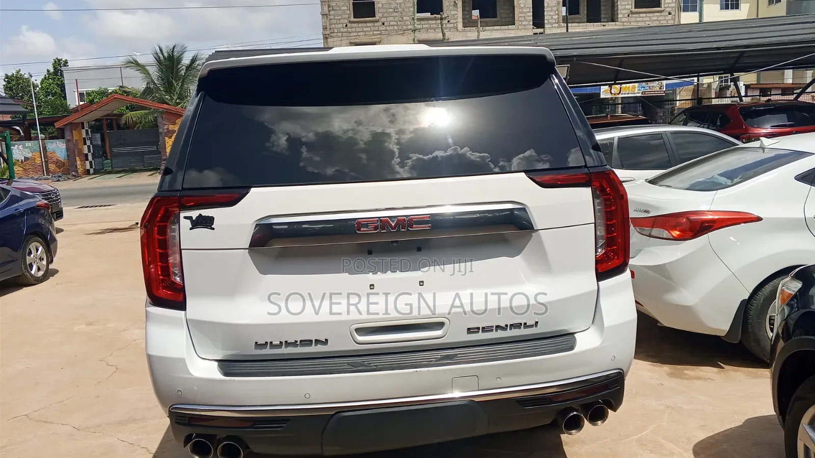 GMC Yukon Denali 4WD 2023 White