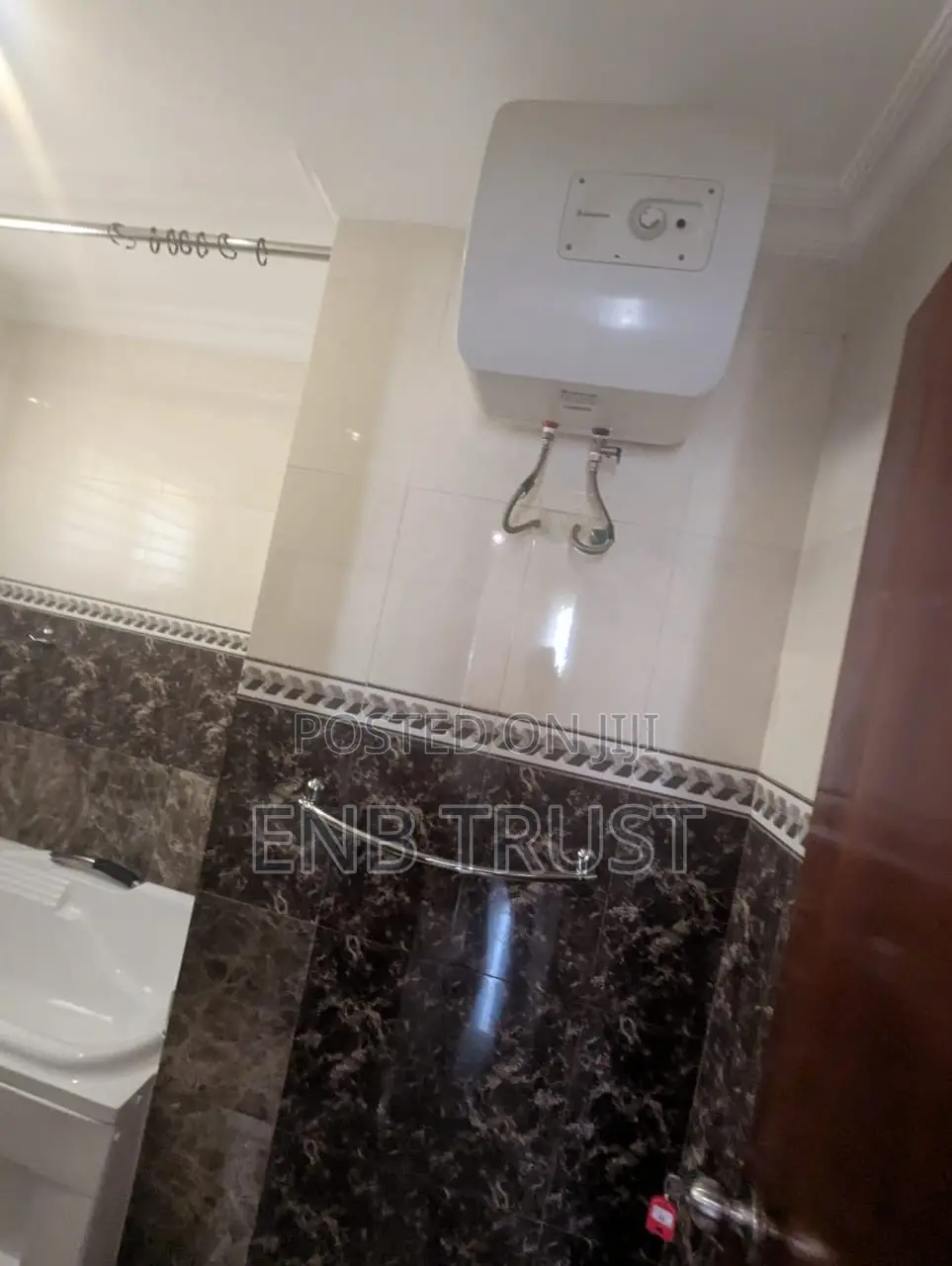 Furnished 3bdrm Townhouse / Terrace in East Legon, A&C Mall Area