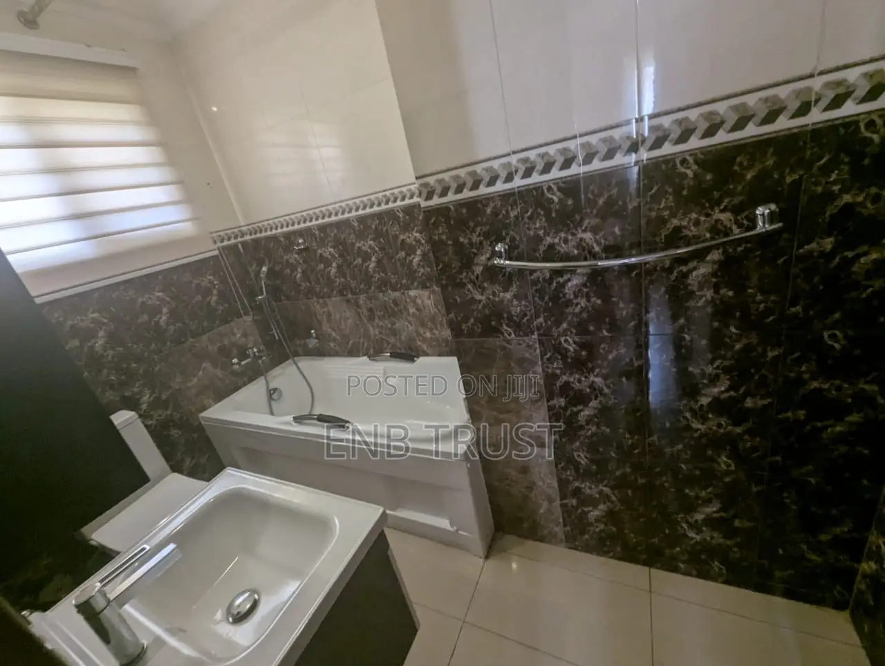 Furnished 3bdrm Townhouse / Terrace in East Legon, A&C Mall Area