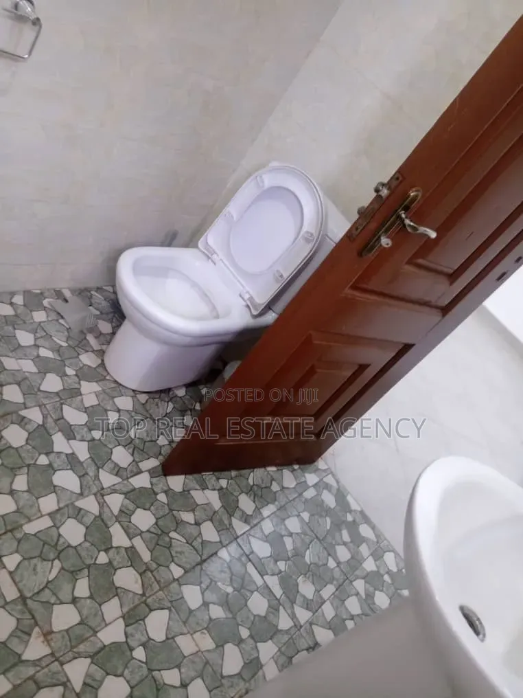 1bdrm Apartment in Adenta Pnt, Sakora for rent