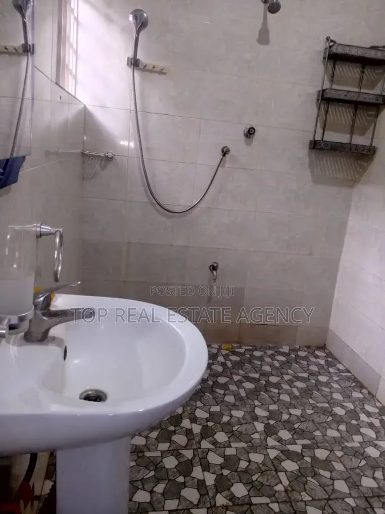 1bdrm Apartment in Adenta Pnt, Sakora for rent