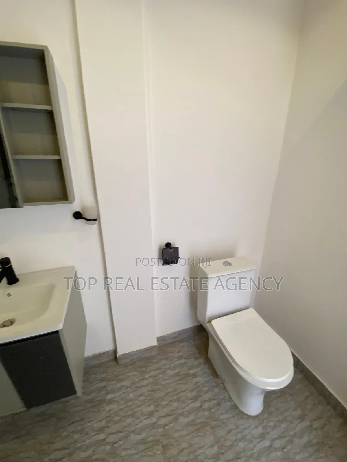 2bdrm Duplex in Botwei, School Junction for sale