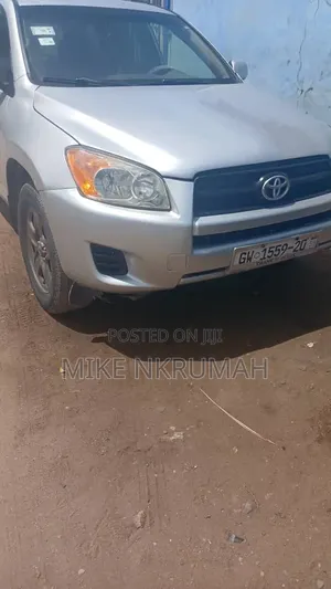 Toyota RAV4 2010 Silver