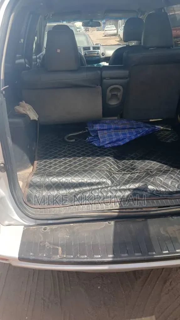 Toyota RAV4 2010 Silver