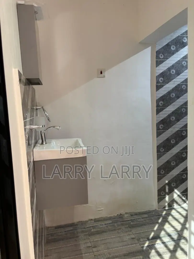 Furnished 1bdrm Apartment in Larry, East Legon for rent