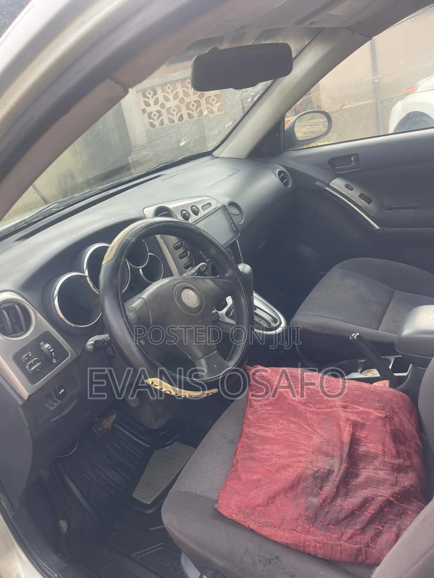 Pontiac Vibe 2006 Beige