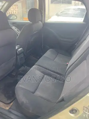 Pontiac Vibe 2006 Beige