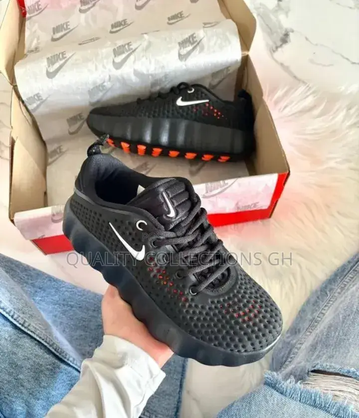 Nike Mind 002 Black