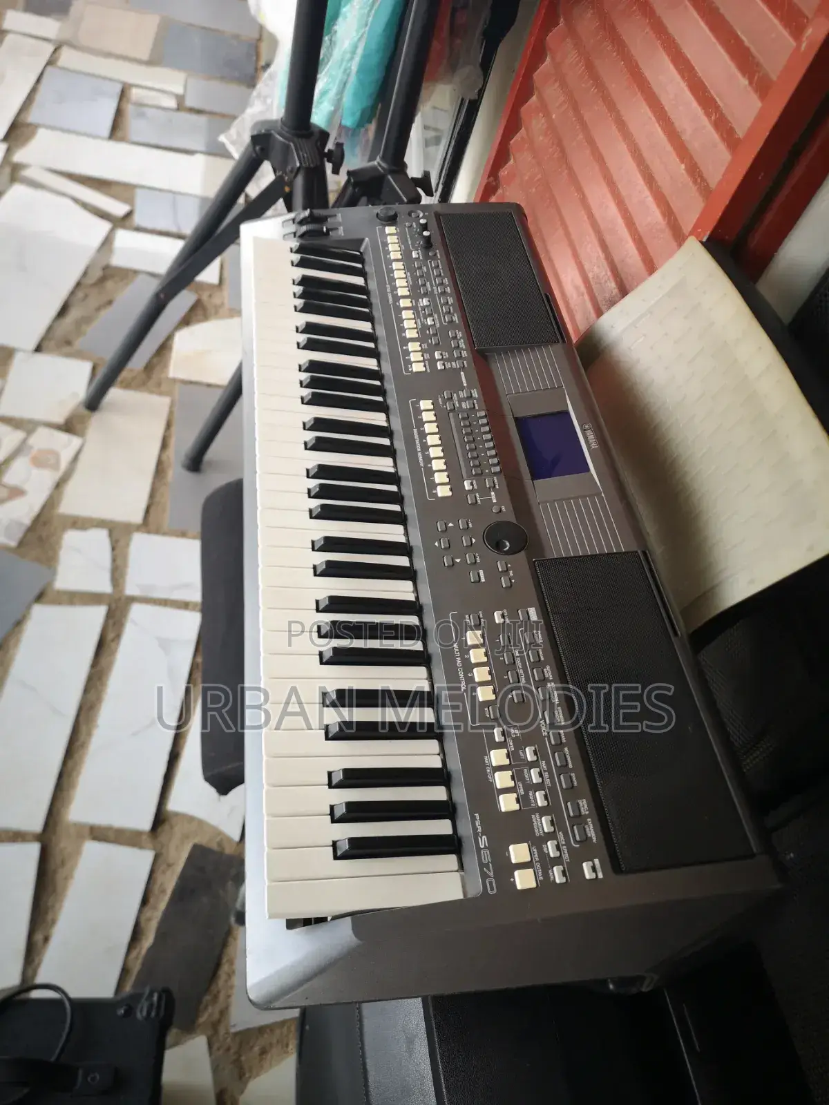 PSR-S670 Yamaha Keyboard