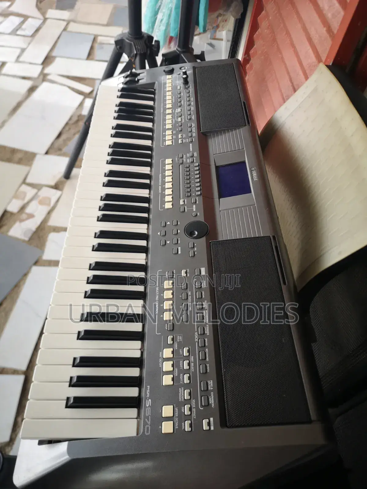 PSR-S670 Yamaha Keyboard