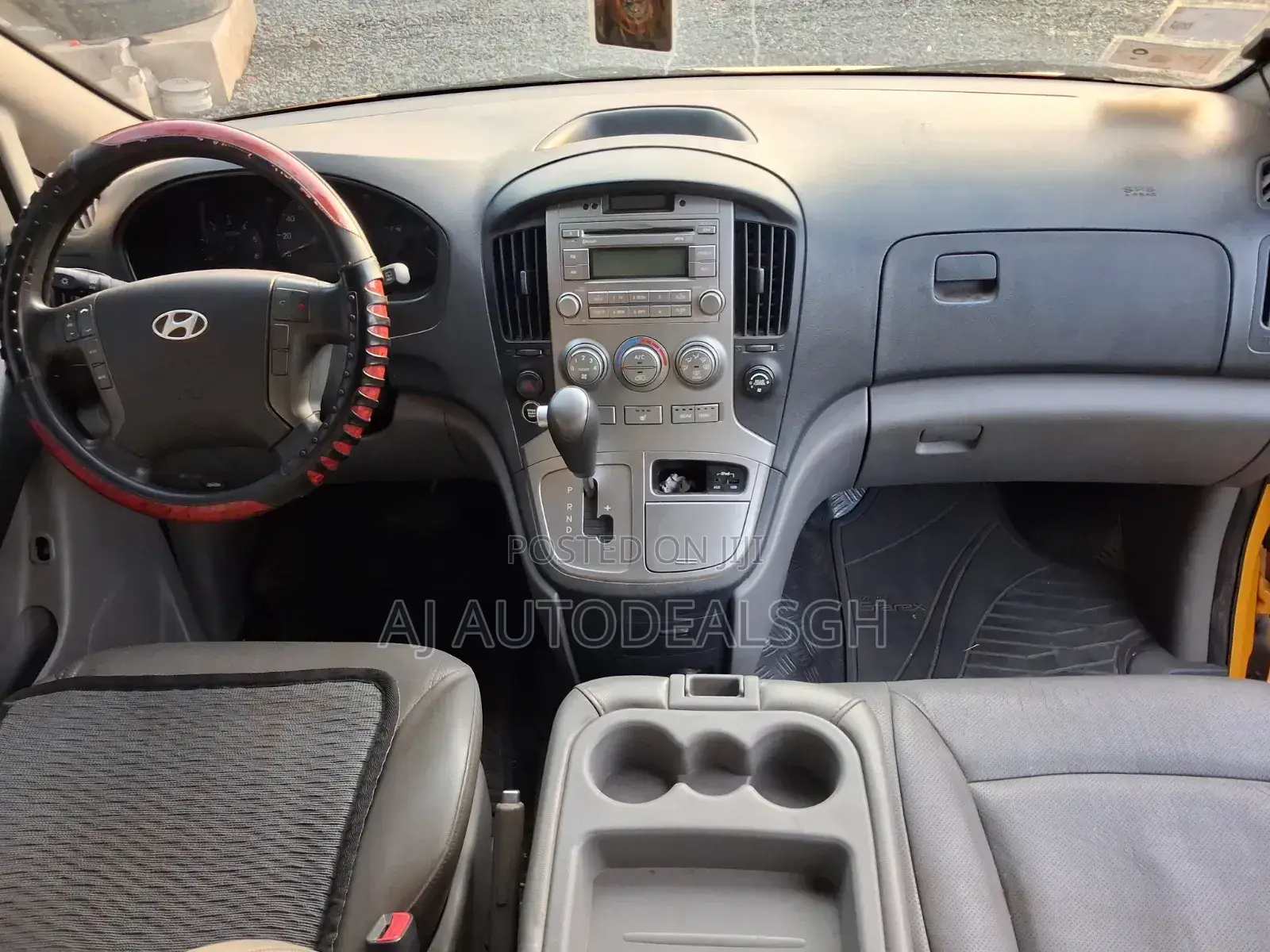 Hyundai Starex 2014 Yellow