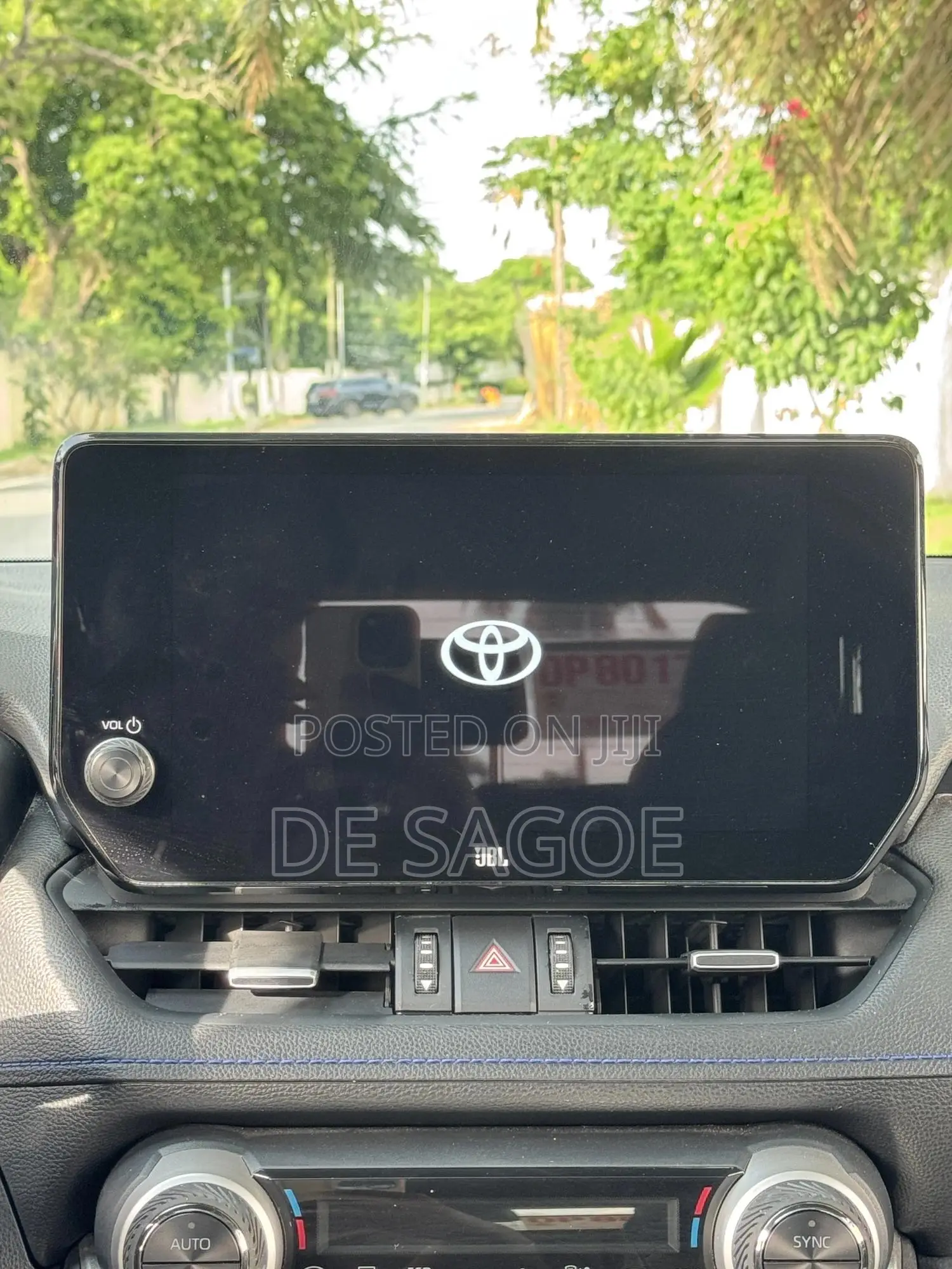 Toyota RAV4 XLE Premium 2025 Blue