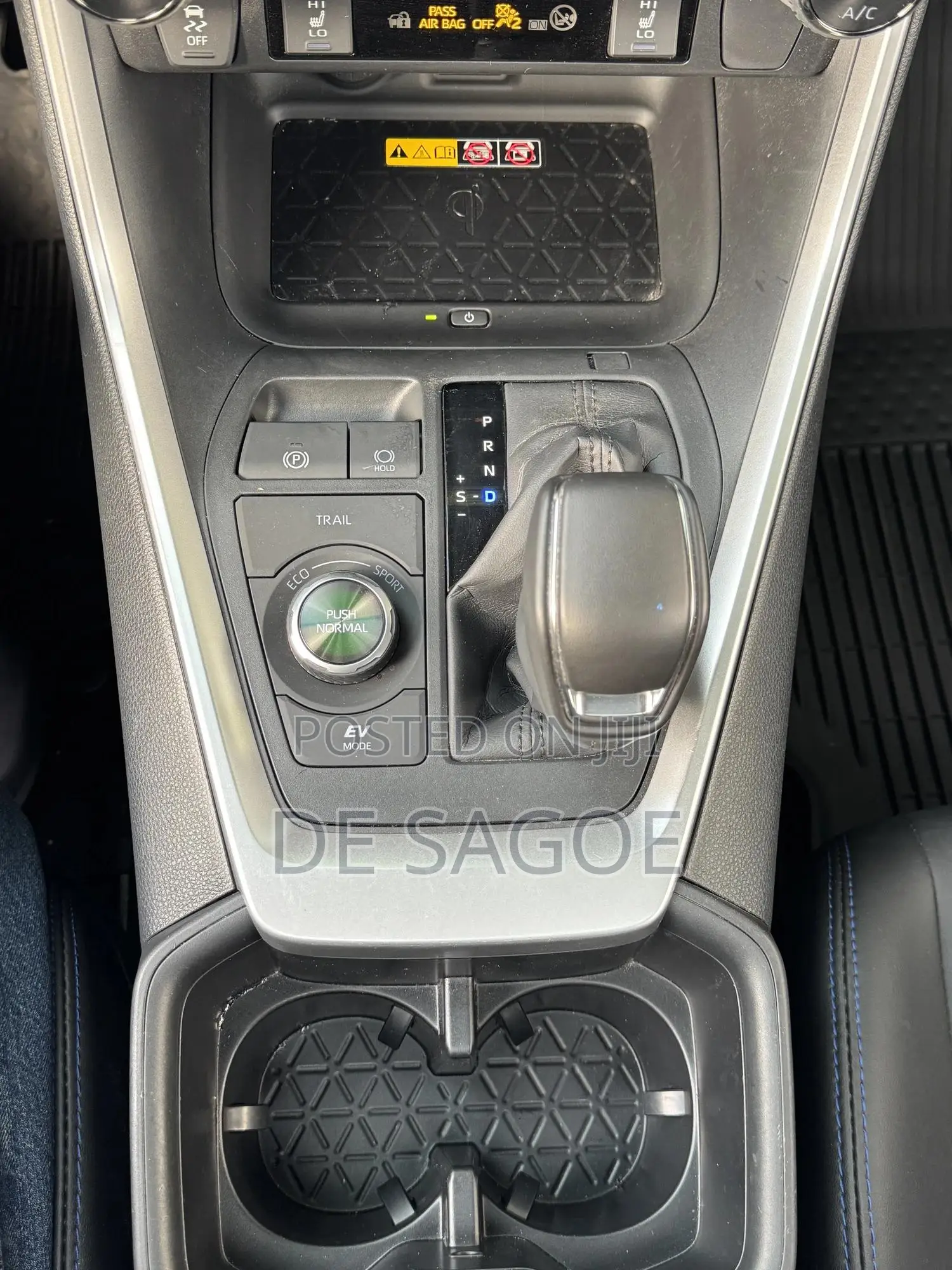 Toyota RAV4 XLE Premium 2025 Blue
