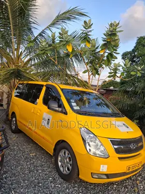 Hyundai Starex 2014 Yellow