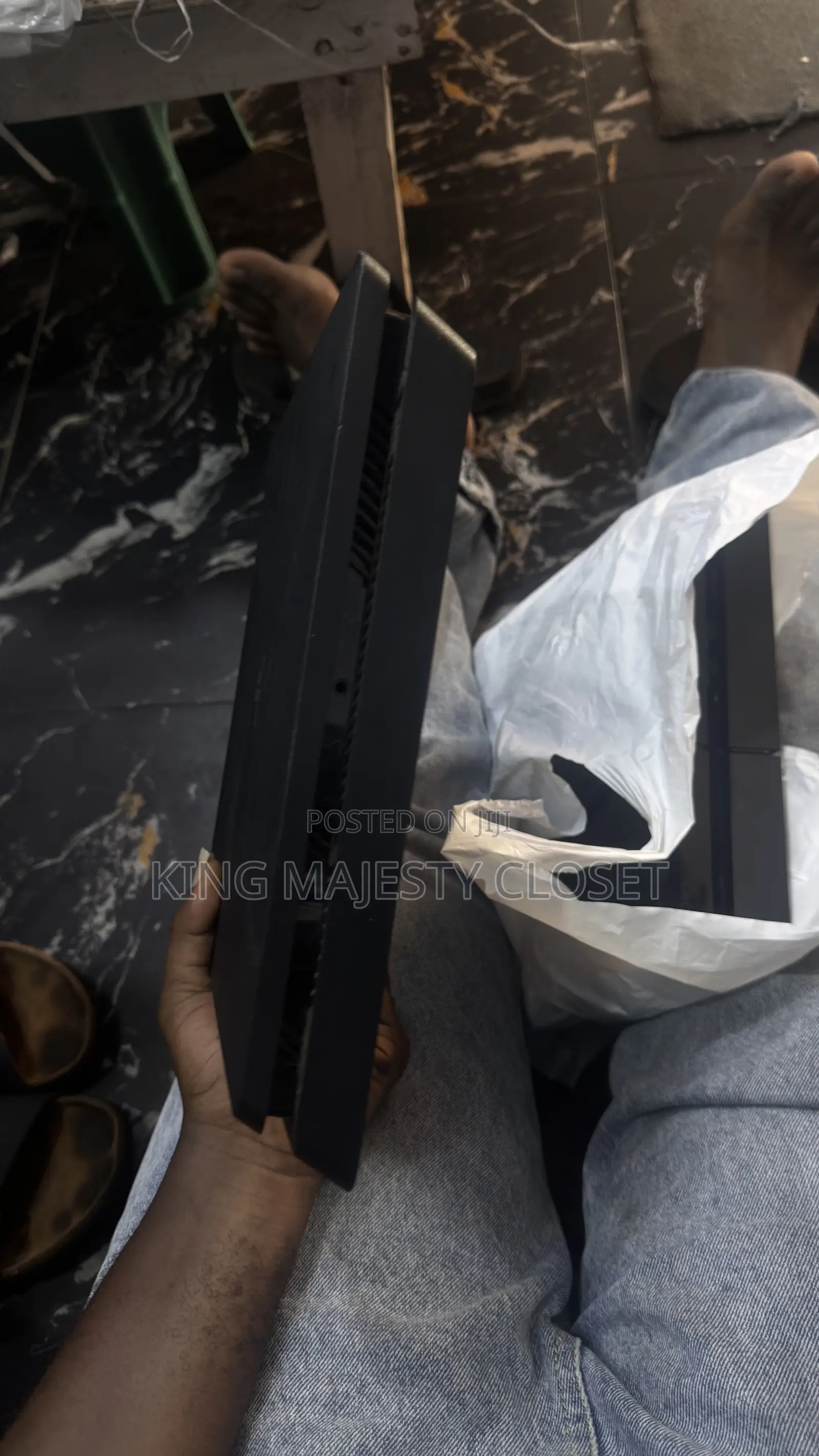 Play Station 4 Slim