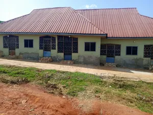 10bdrm Apartment in Ahafo Ano North for sale